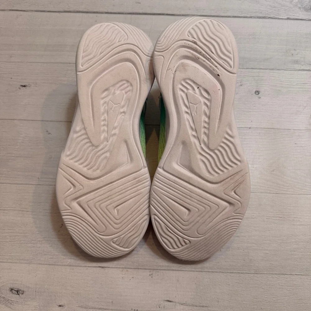 Puma girls slide on athletic shoes‎ rainbow girls size 2